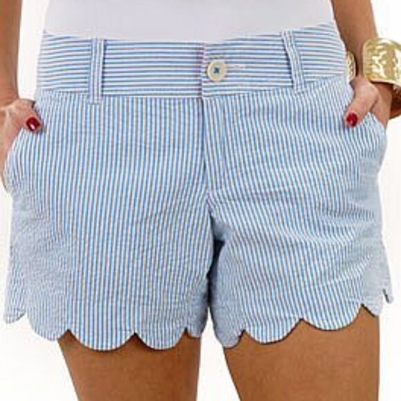 Lilly Pulitzer Buttercup Scalloped Shorts in Blue Seersucker, size 4 - Picture 5 of 5